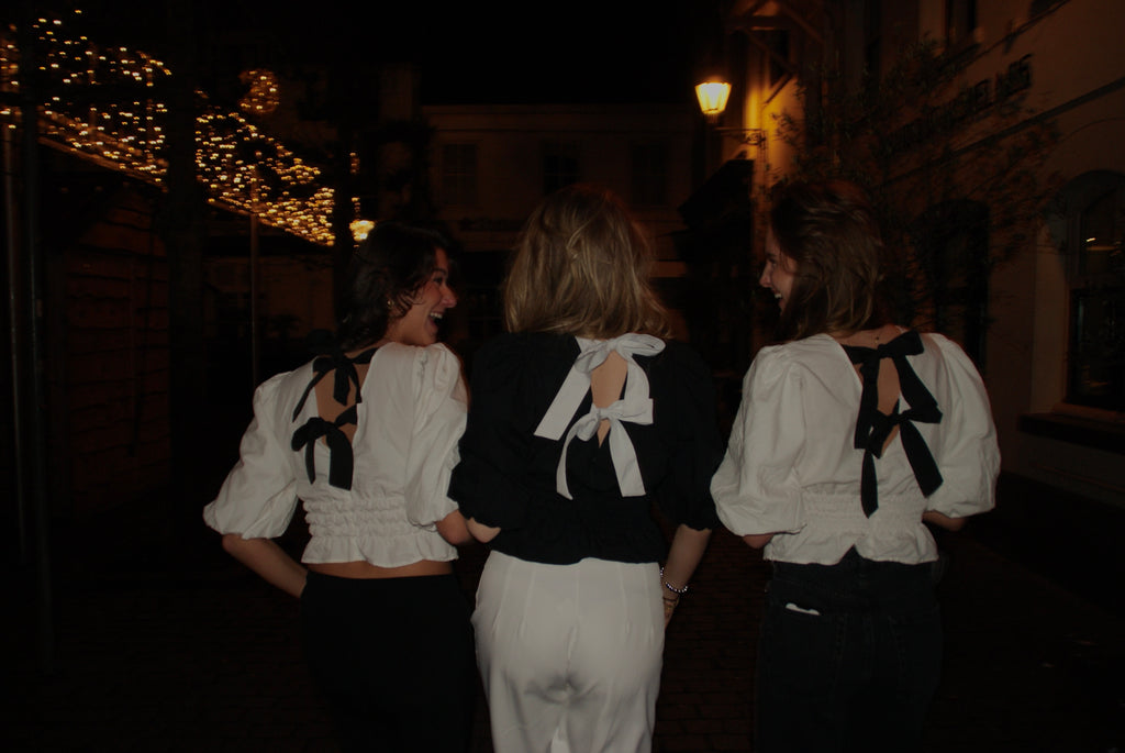 Bow blouse elastiek wit