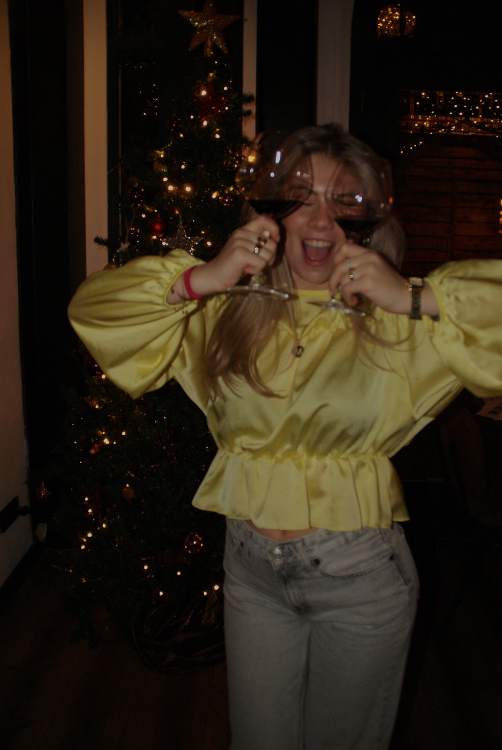 Gele blouse elastiek