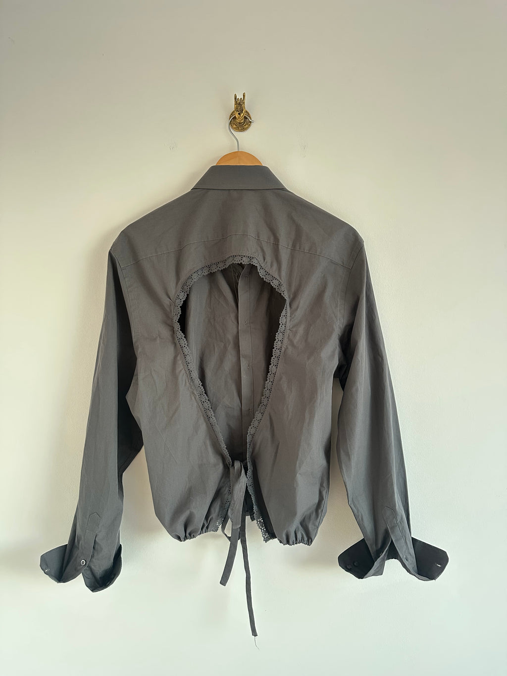 Grijze blouse met open rug